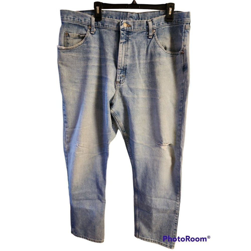 Men's Wrangler Jeans Size 40x32 Light Wash Rips In Both Knees Five Pocket